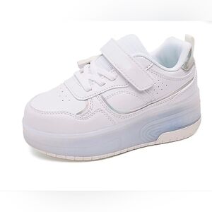 NWT Kids' Roller Skate Dhoes with an LED light-up Sole